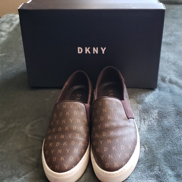 DKNY Randall slip on dark brown shoe - Picture 6 of 6